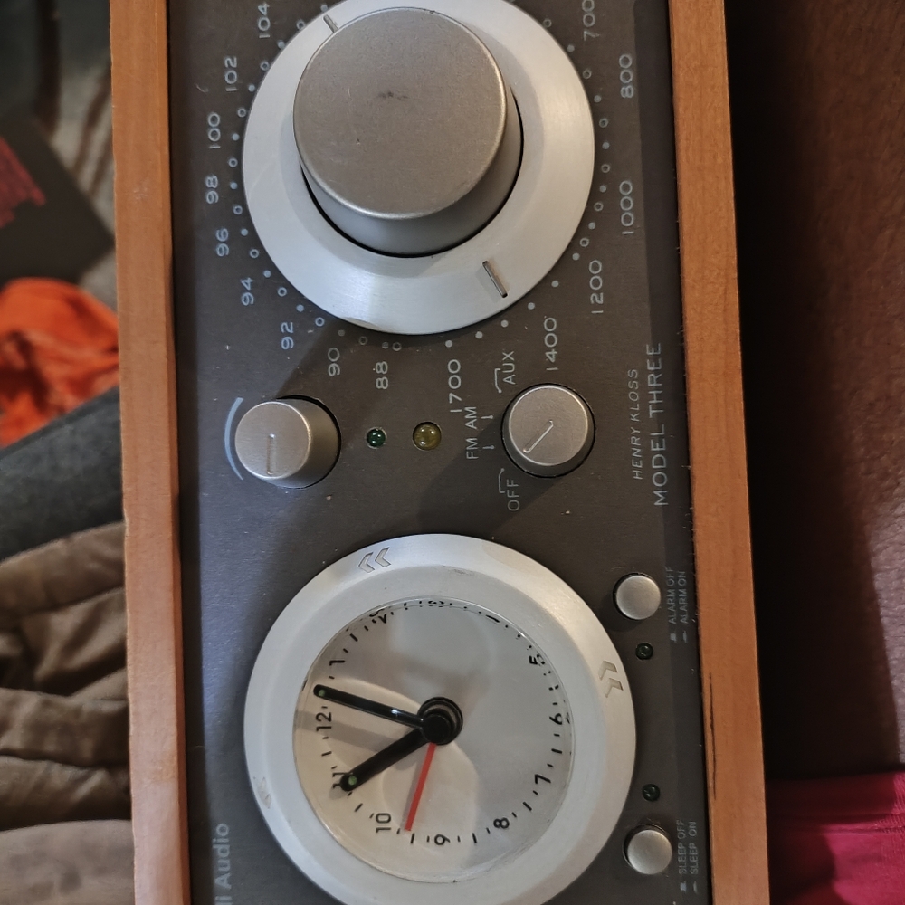 Henry Kloss Tivoli model 3 clock radio